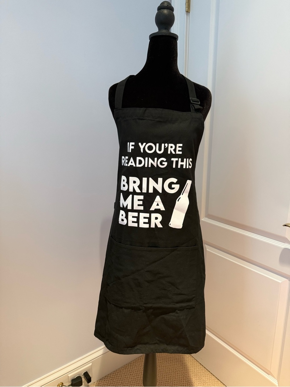 Black 'If You're Reading This Bring Me A Beer' Apron